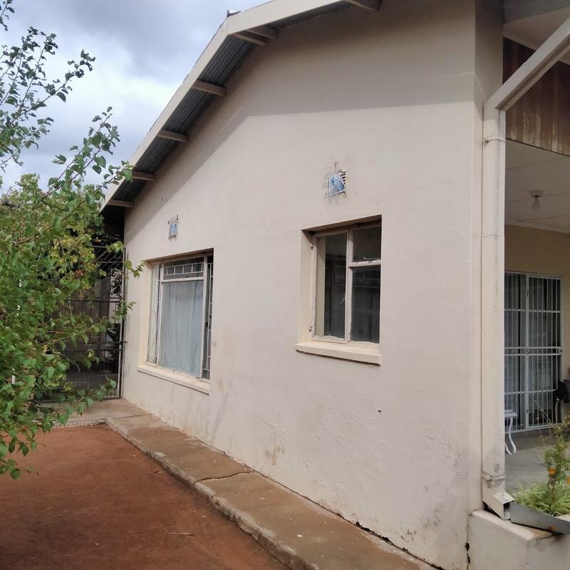 4 Bedroom Property for Sale in Hopetown Northern Cape